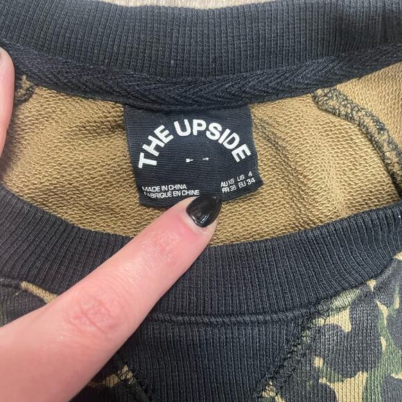 THE UPSIDE Sweatshirts Women Size 4 Camo‎ Crew Neck Long Sleeve - Picture 4 of 6